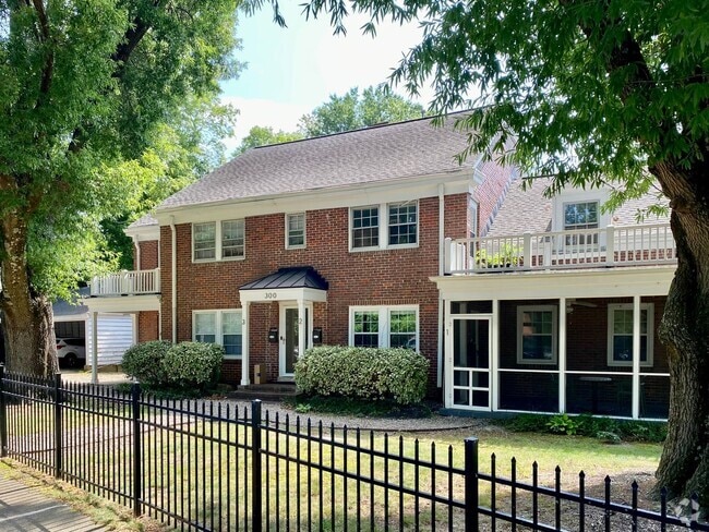 Building Photo - 300 Horne St Unit 300 Horne St. #3 Rental
