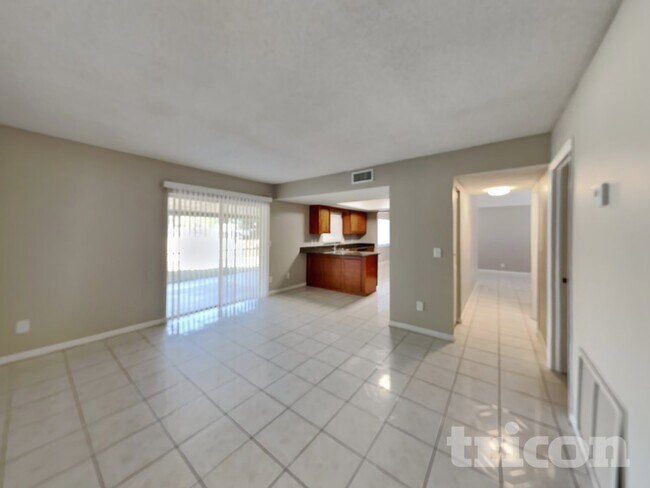 Photo - 16137 Ravendale Dr