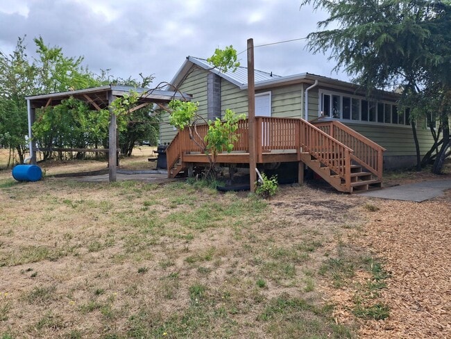 Photo - 4500 NW McLoughlin Dr