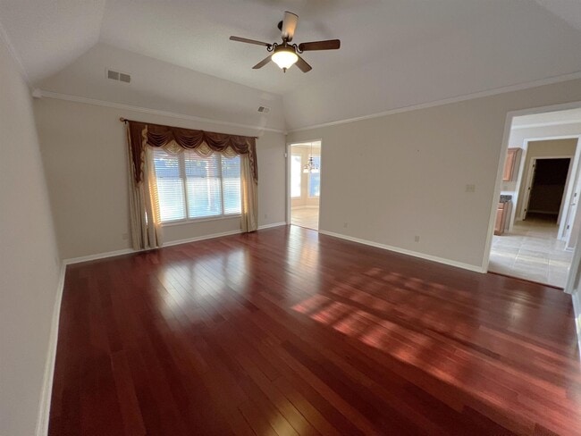 Photo - 4883 Fox Springs Dr