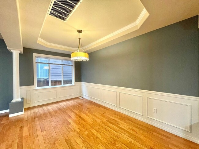 Photo - Spacious 4BR Home with A/C Near Alderwood Mall