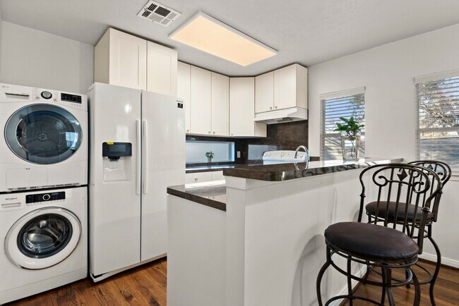 Photo - 533 Granberry St