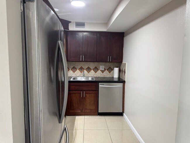 Photo - 3710 N Pine Island Rd Unit 122