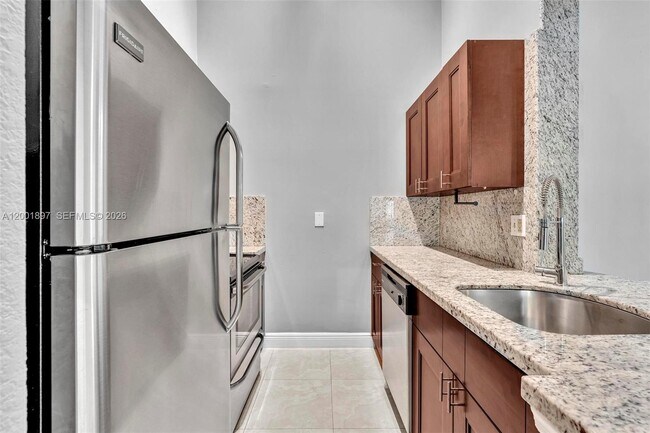 Photo - 2851 N Oakland Forest Dr Unidad 306