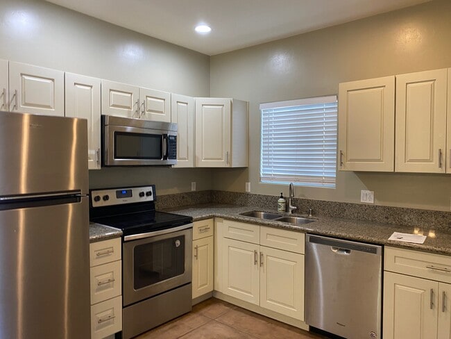 Photo - 3623 E Bellevue St