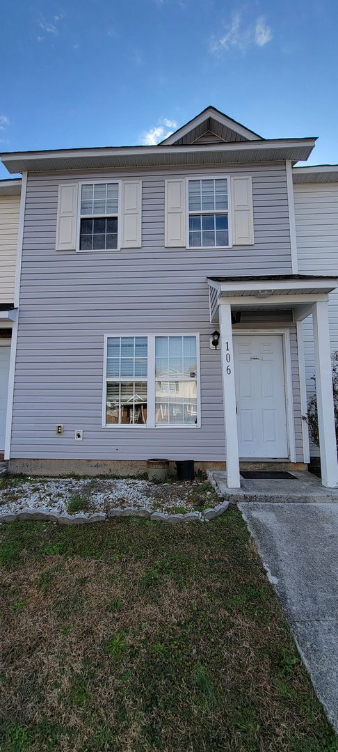 Photo - 106 Pinegrove Ct