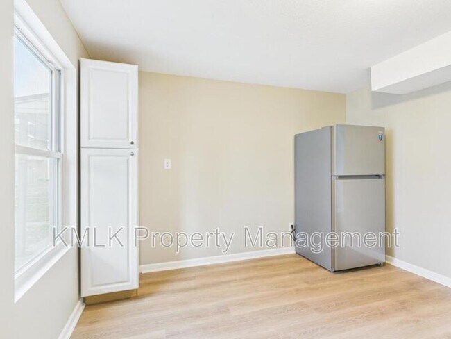 Photo - 9042 Maple Grove Rd