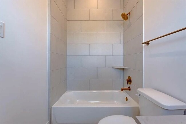 Building Photo - 7120 Gary St Unit Apt 7120