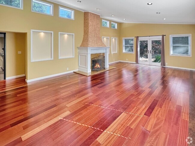 Building Photo - 225 Lindenbrook Rd Rental