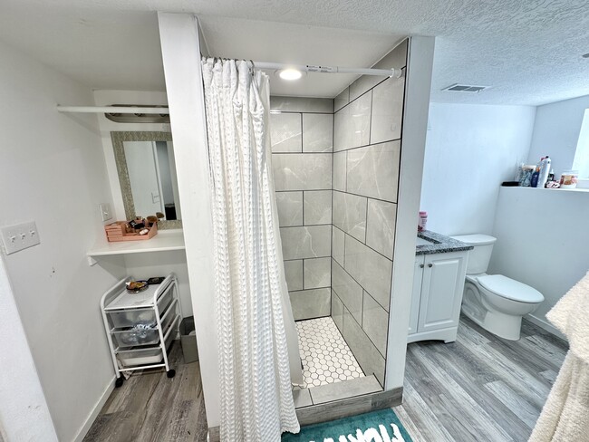 Photo - 382 N 200 W Unit Upstairs Bedroom 3 East Shared Bath