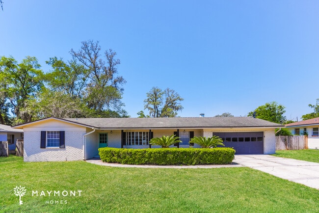 Building Photo - 2742 Holly Ridge Dr