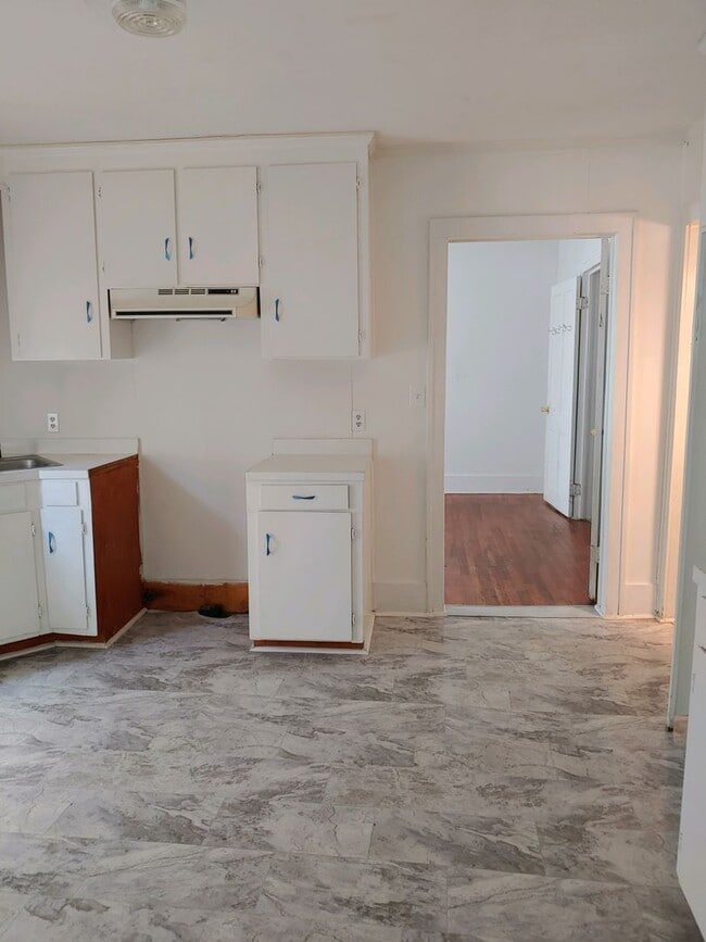 Photo - 318 S Limestone St Unit Limestone Duplex