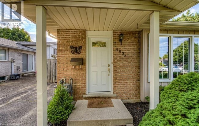 Photo - 483 Kingscourt Dr