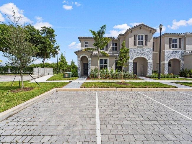 Building Photo - 1505 SE 27th Rd