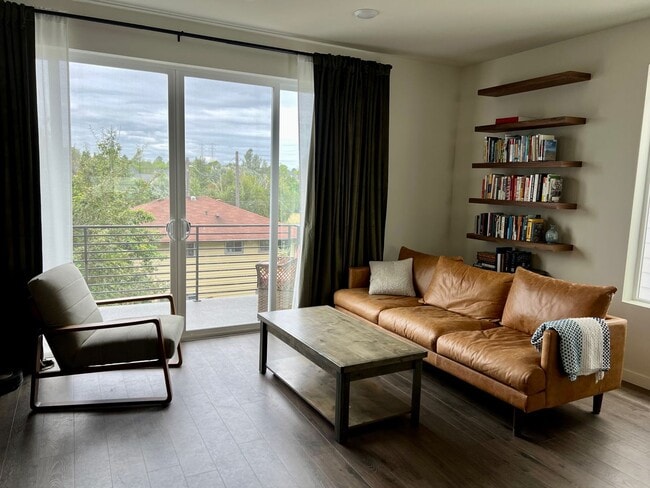 Photo - Immaculate 3 Bed 2 Bath Seattle Townhome @ An Incredible Location!