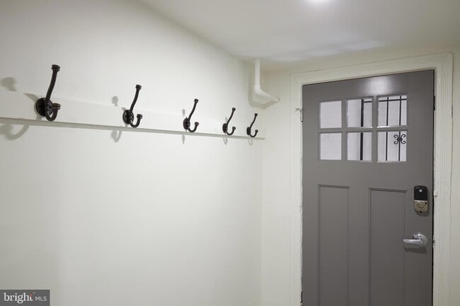 Photo - 1715 Q St NW Unidad B