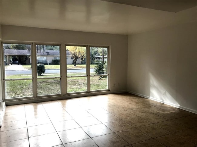 Photo - 716 Coble Dr