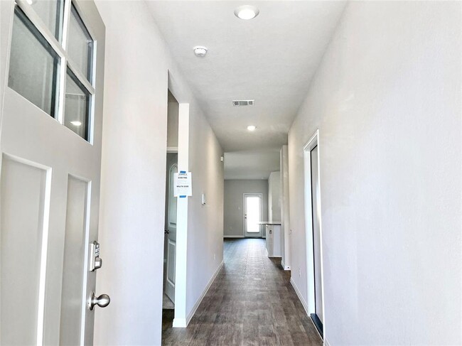 Photo - 467 Evergreen Sumac Lp