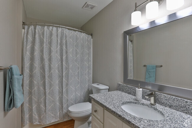 2BR, 1.5BA