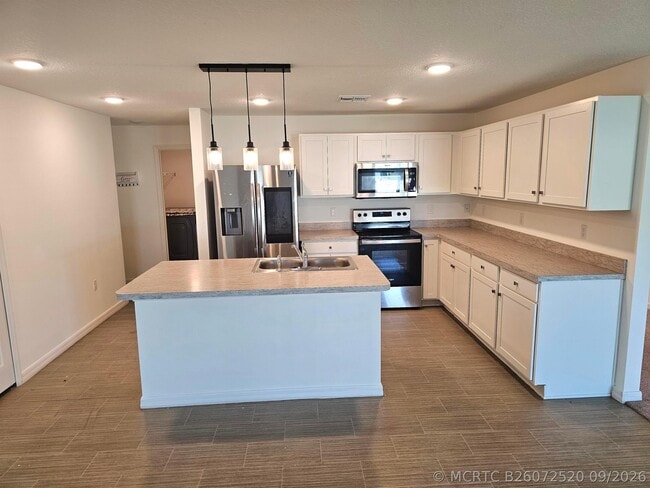 1465 SW San Esteban Ave