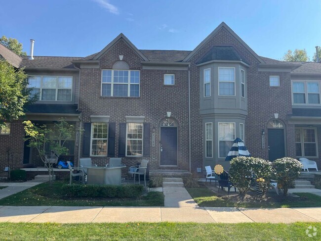 Building Photo - 41180 Maplewood Drive Rental
