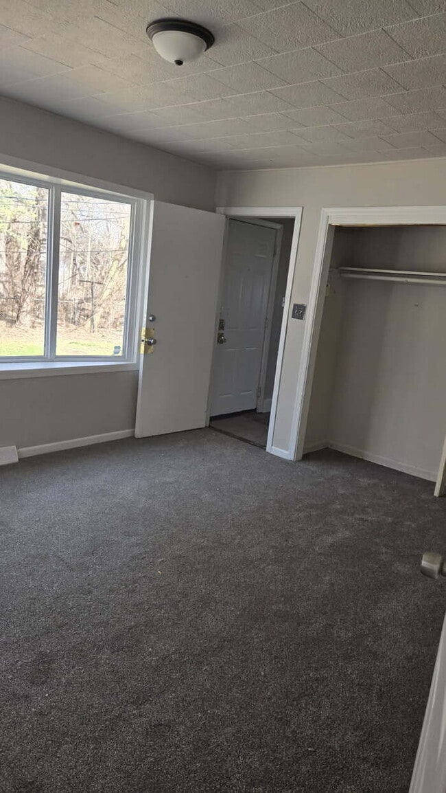 50% discount on first month's rent with approved application