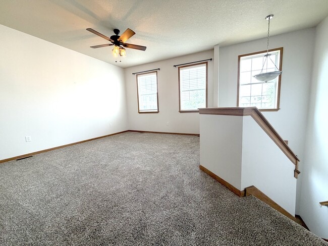 Photo - 1005 NE Kamies Ln