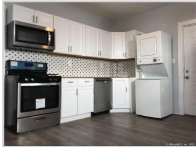 Building Photo - 343 Carroll Ave Unit 2 Rental