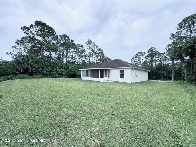 Photo - 1175 Nordic St NW