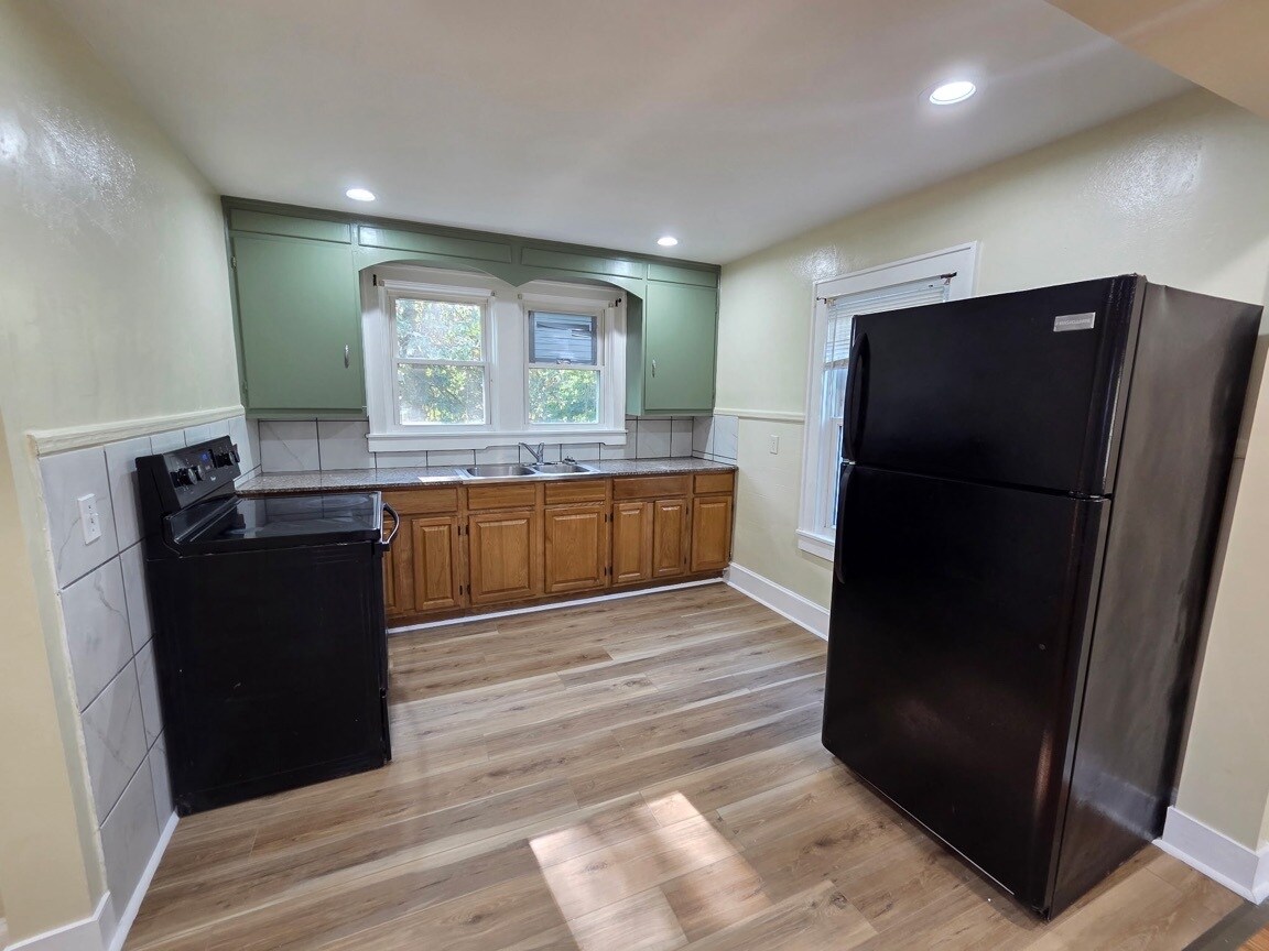 Photo - 530 Broad St