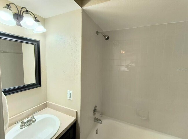 201 S Arrawana Ave Unit L
