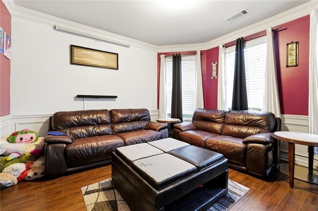 Photo - 268 Oak Rd SW