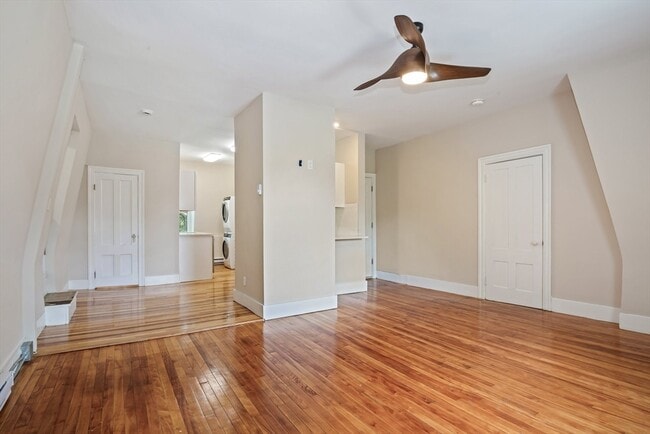 Photo - 35 Oak Ave Unit 3