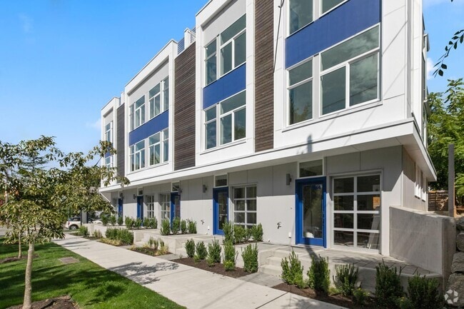 Building Photo - 1554 NW 60th St Rental