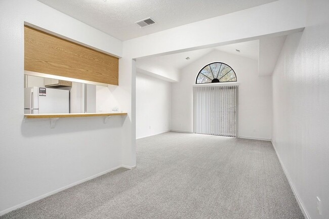 Hampton Lakes Apartments