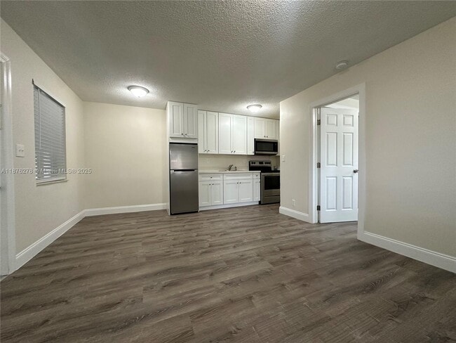 Building Photo - 5901 NE 18th Ave Unit 2 Rental