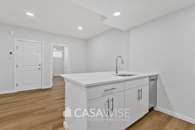 Photo - 21039-21025 25 Ave NW Unit Bsmt
