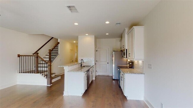 Photo - 5873 Greystone Dr