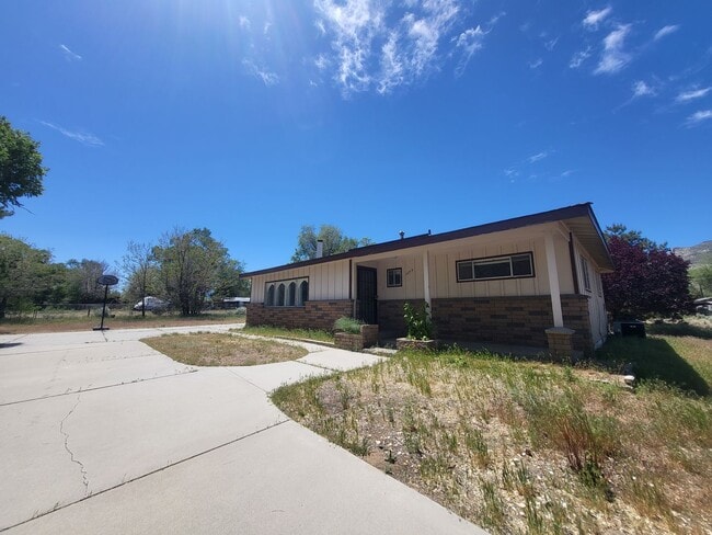Building Photo - 3602 Green Acre Dr