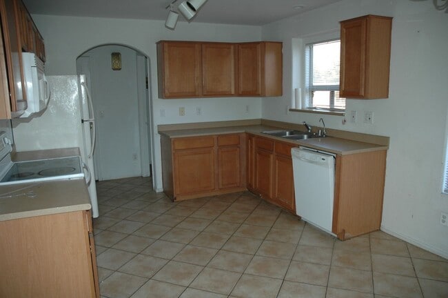 Photo - Spacious 3 bedroom, 2.5 bathroom