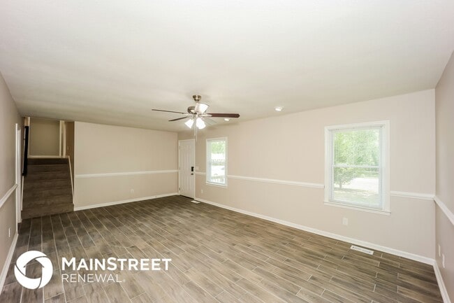 Photo - 185 Hyde Cir