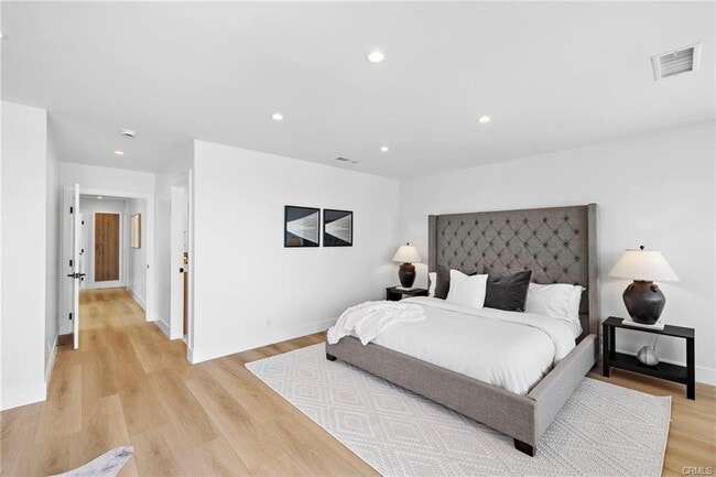 Photo - 26141 Via California