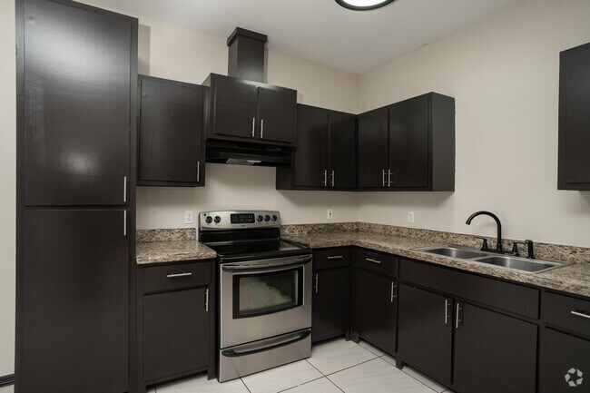 3BR, 2BA - 1,095SF - Kitchen