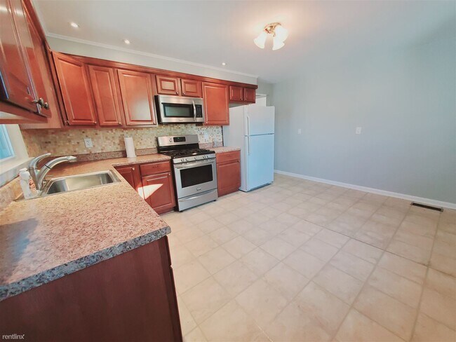 Photo - 3 br, 1 bath Condo - 37 Beal St Unit 1 Unit 1