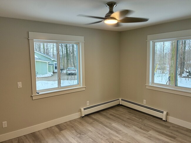 Photo - 8507 Maple St