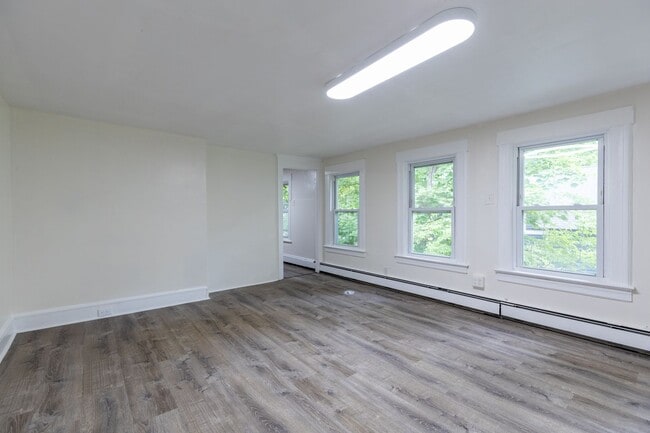 Photo - 372-374 Harold St Unit 2R