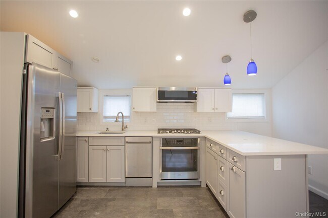 Photo - 105 Pacific Blvd