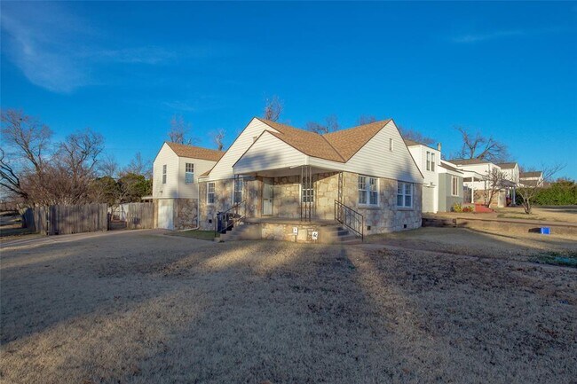 Photo - 721 NW 46th St