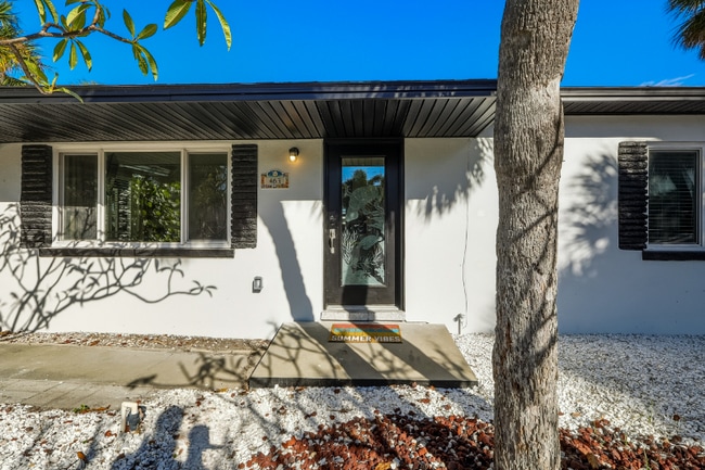 Photo - 463 85th Ave