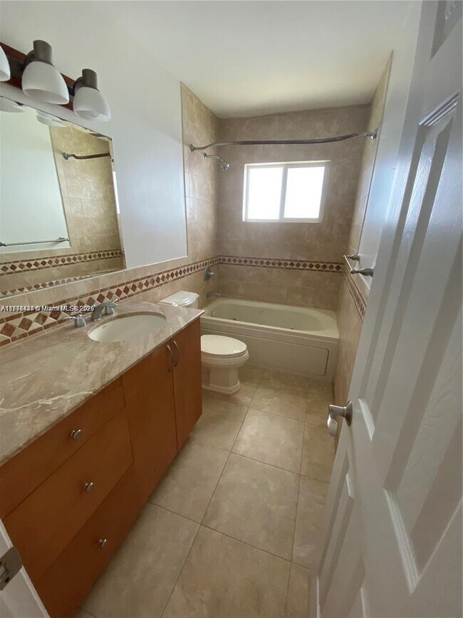 Photo - 3842 NE 171 St Unit 3